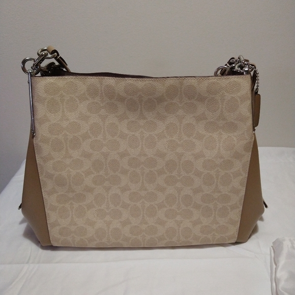 Sold* Signature Dalton Pebble Leather Shoulder Bag - Picture 15 of 16